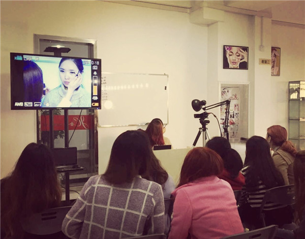 ��ױ�λ���