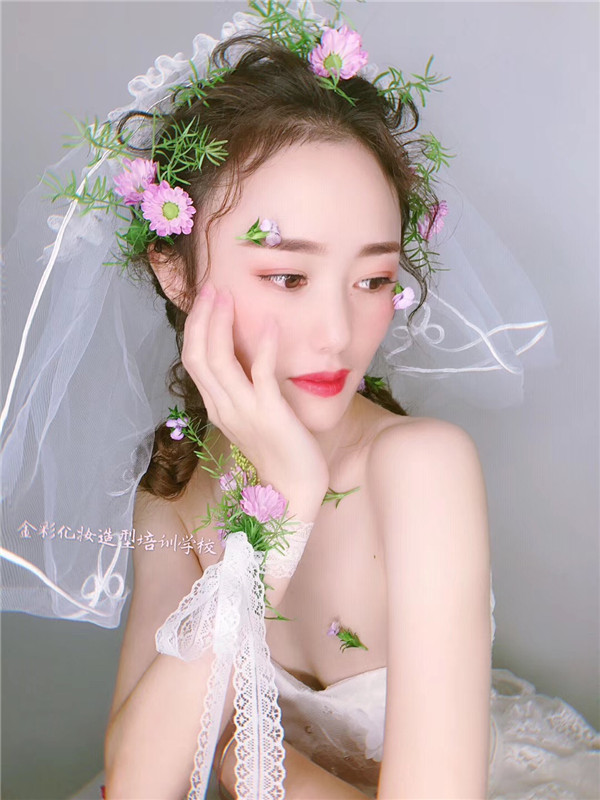 ��ױ����ѧԱ��Ʒ